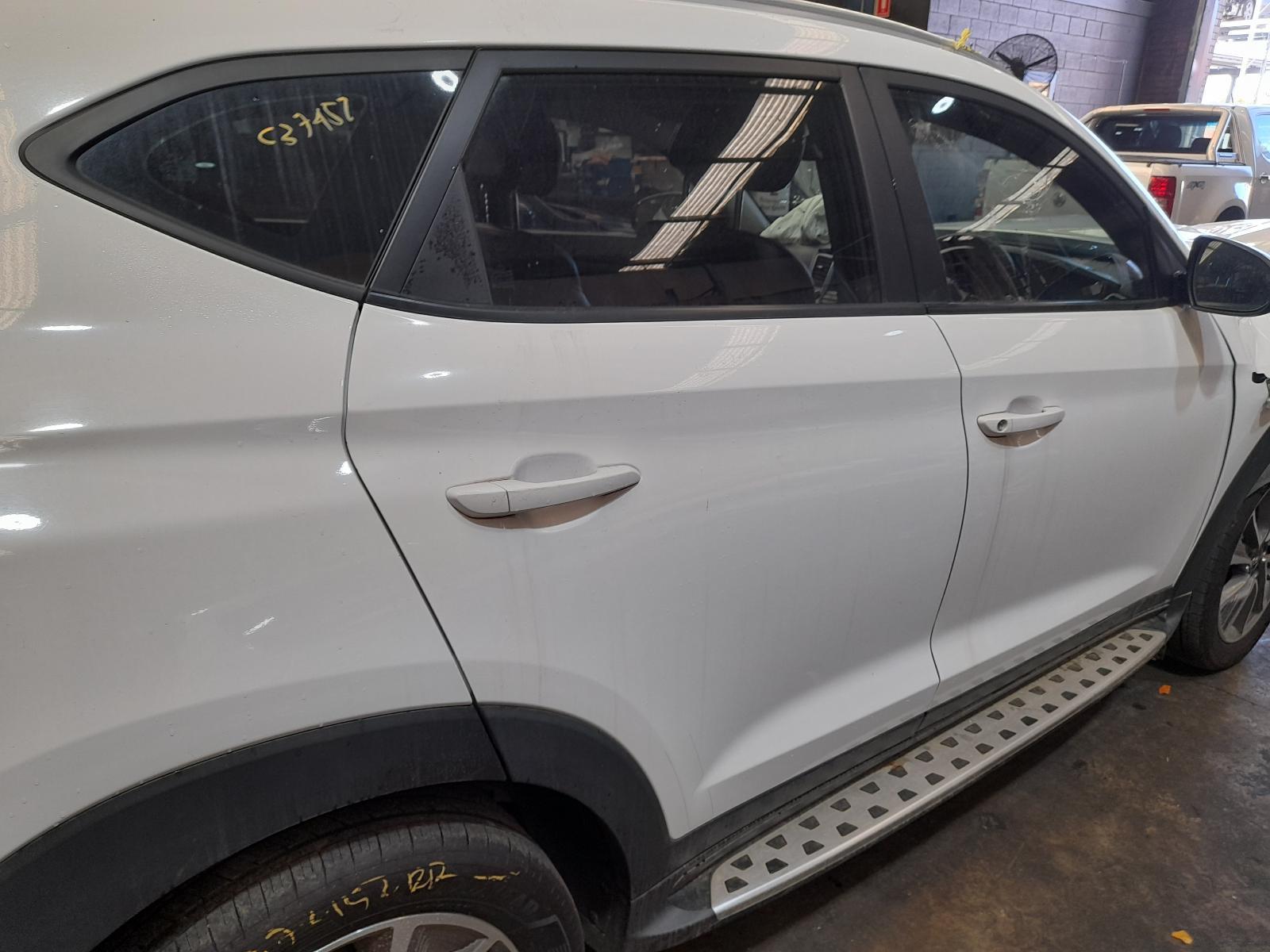 View Auto part Right Rear Door Sliding Hyundai Tucson 2017