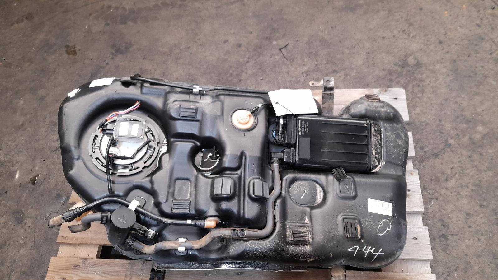 View Auto part Fuel Tank Hyundai Tucson 2017