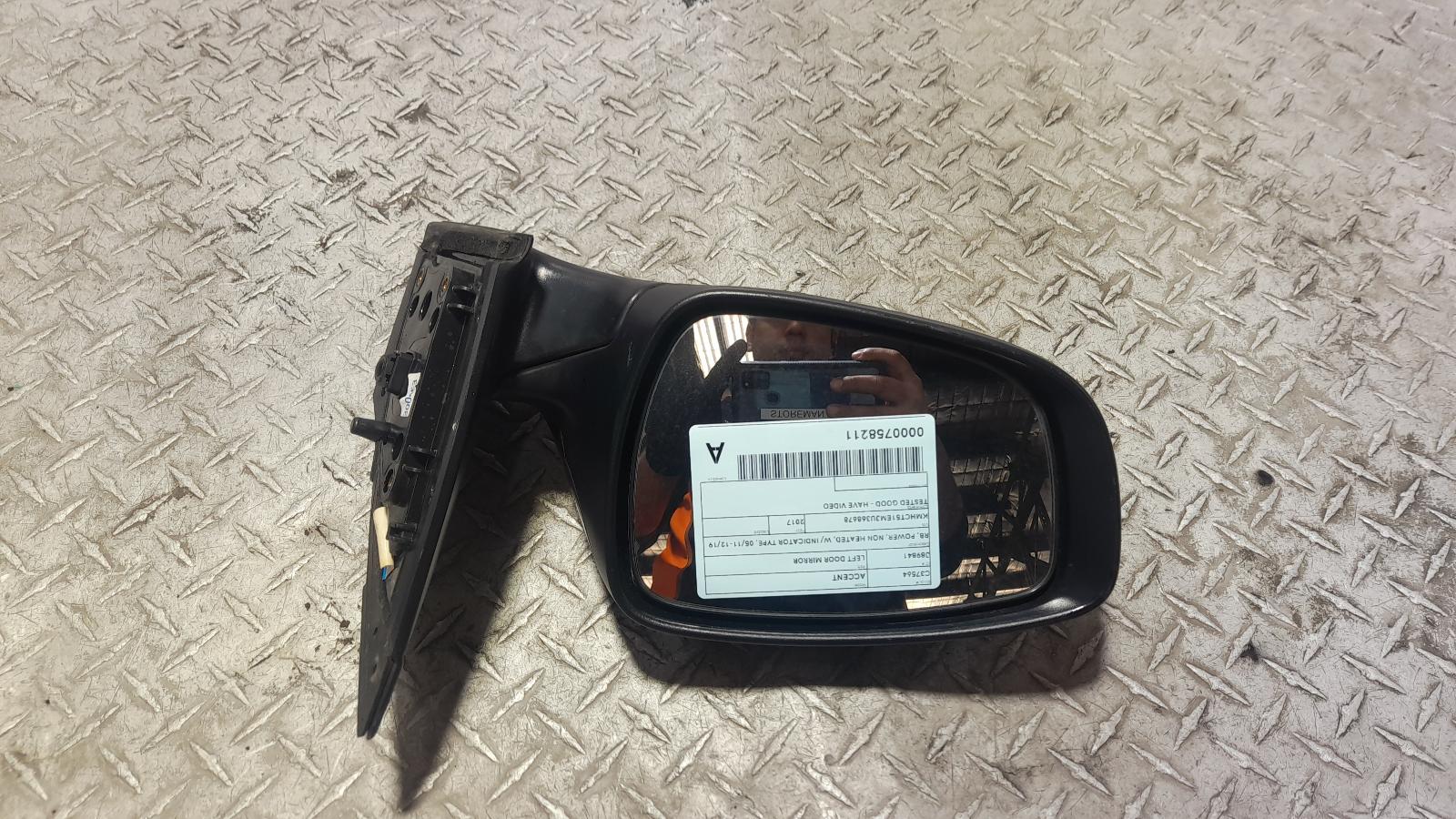 View Auto part Left Door Mirror Hyundai Accent 2017