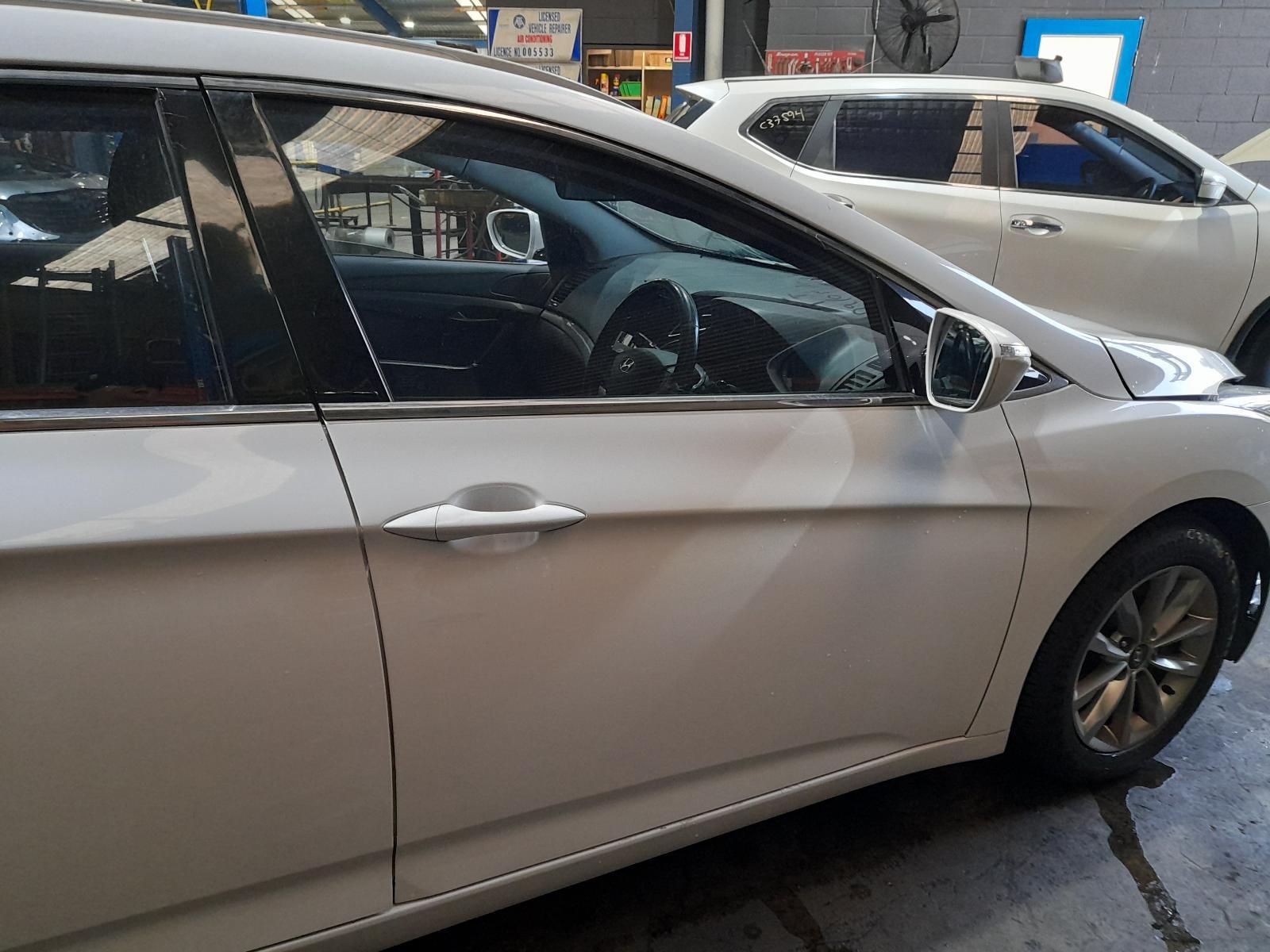 View Auto part Right Front Door Hyundai I40 2016