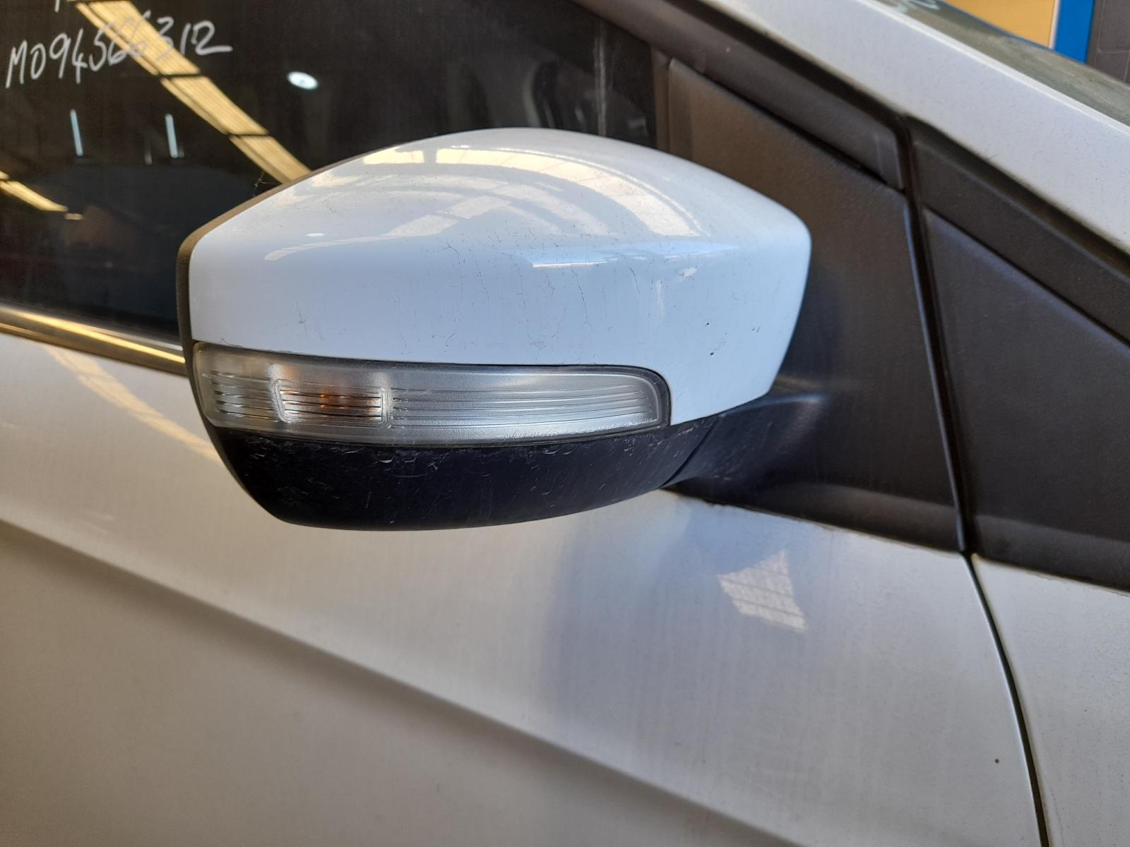 View Auto part Right Door Mirror Ford Escape 2016