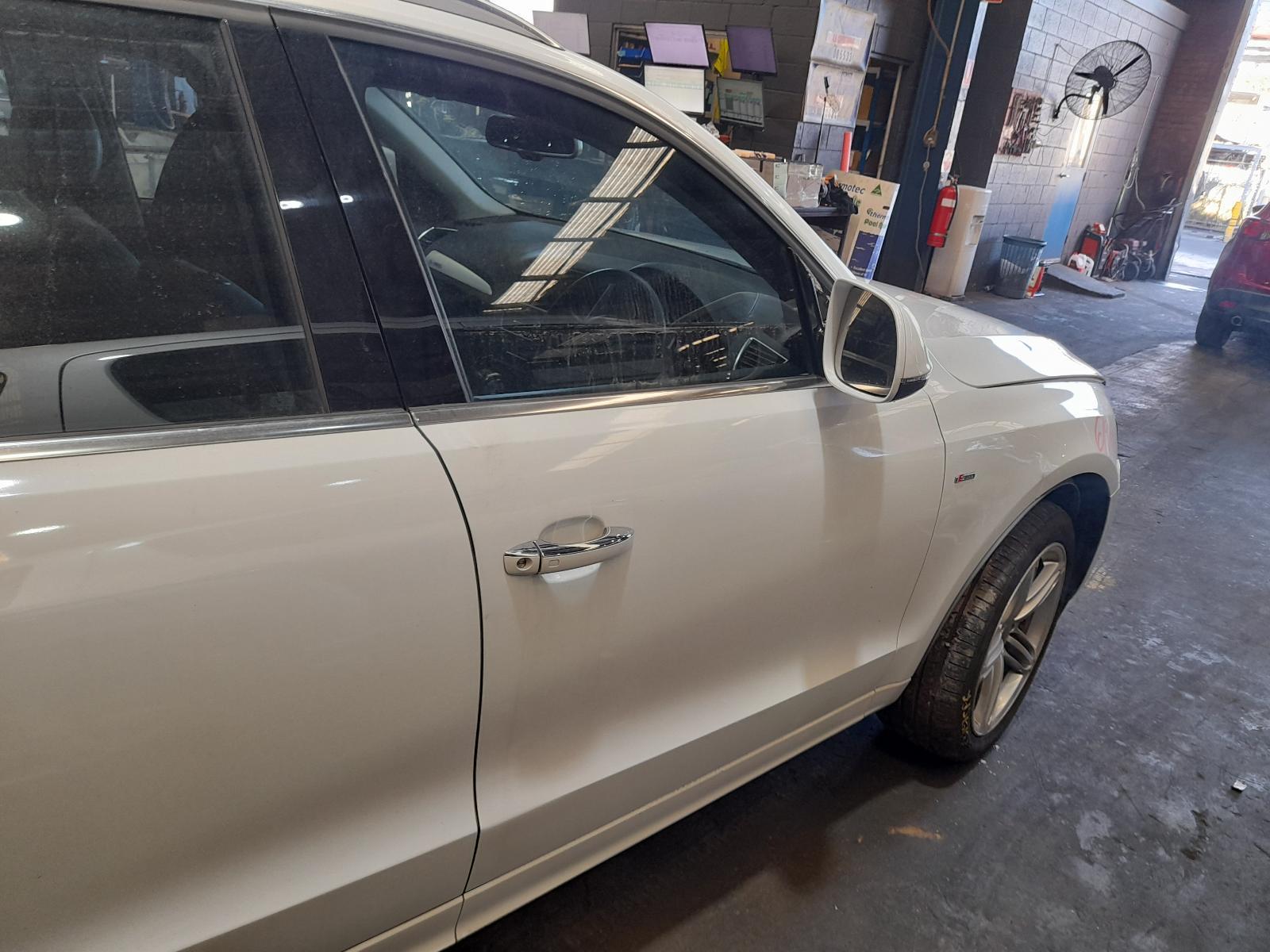 View Auto part Right Front Door Audi Q5 2014