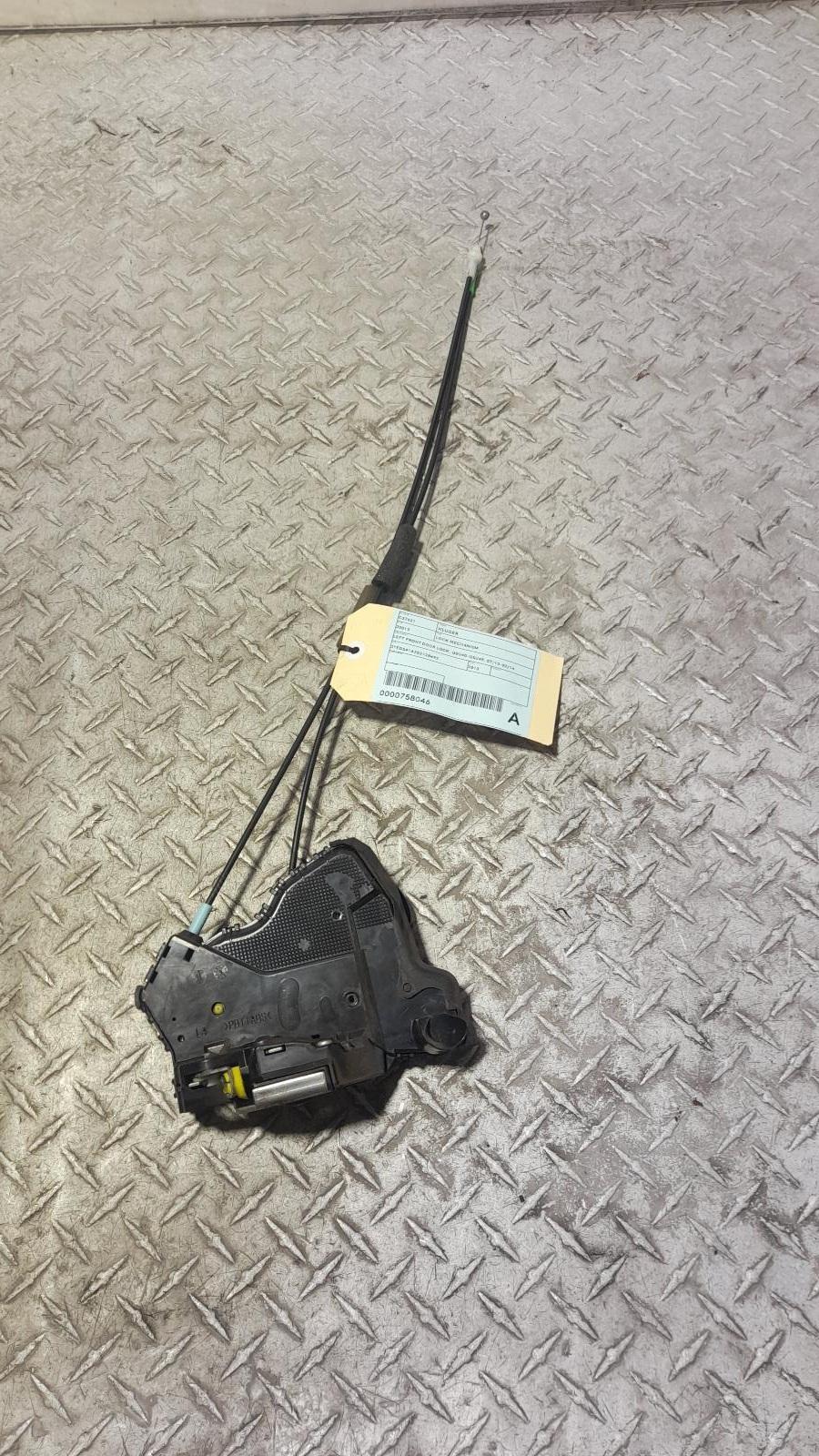 View Auto part Door/Boot/Gate Lock Toyota Kluger 2013