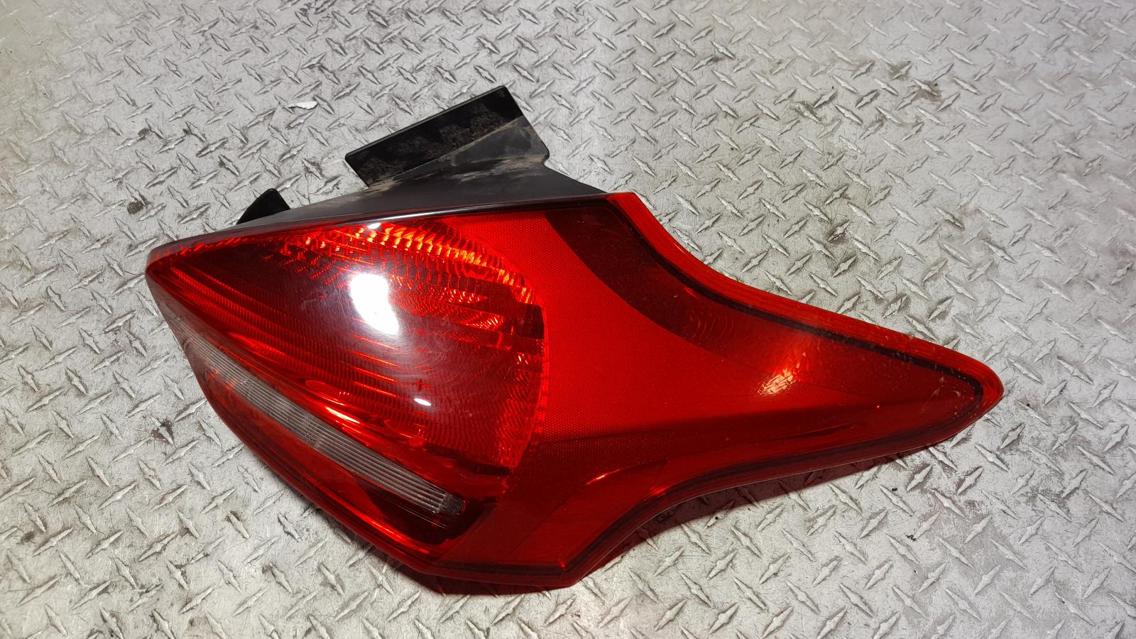 View Auto part Right Taillight Ford Focus 2017