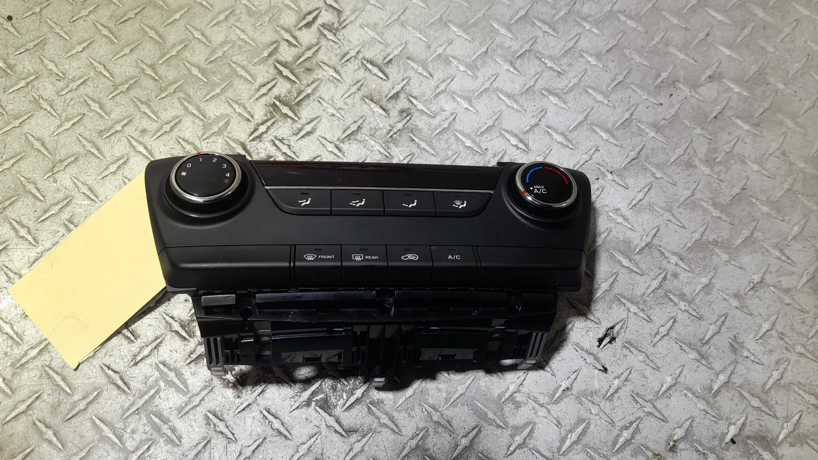 View Auto part Heater/Ac Controls Hyundai Tucson 2017