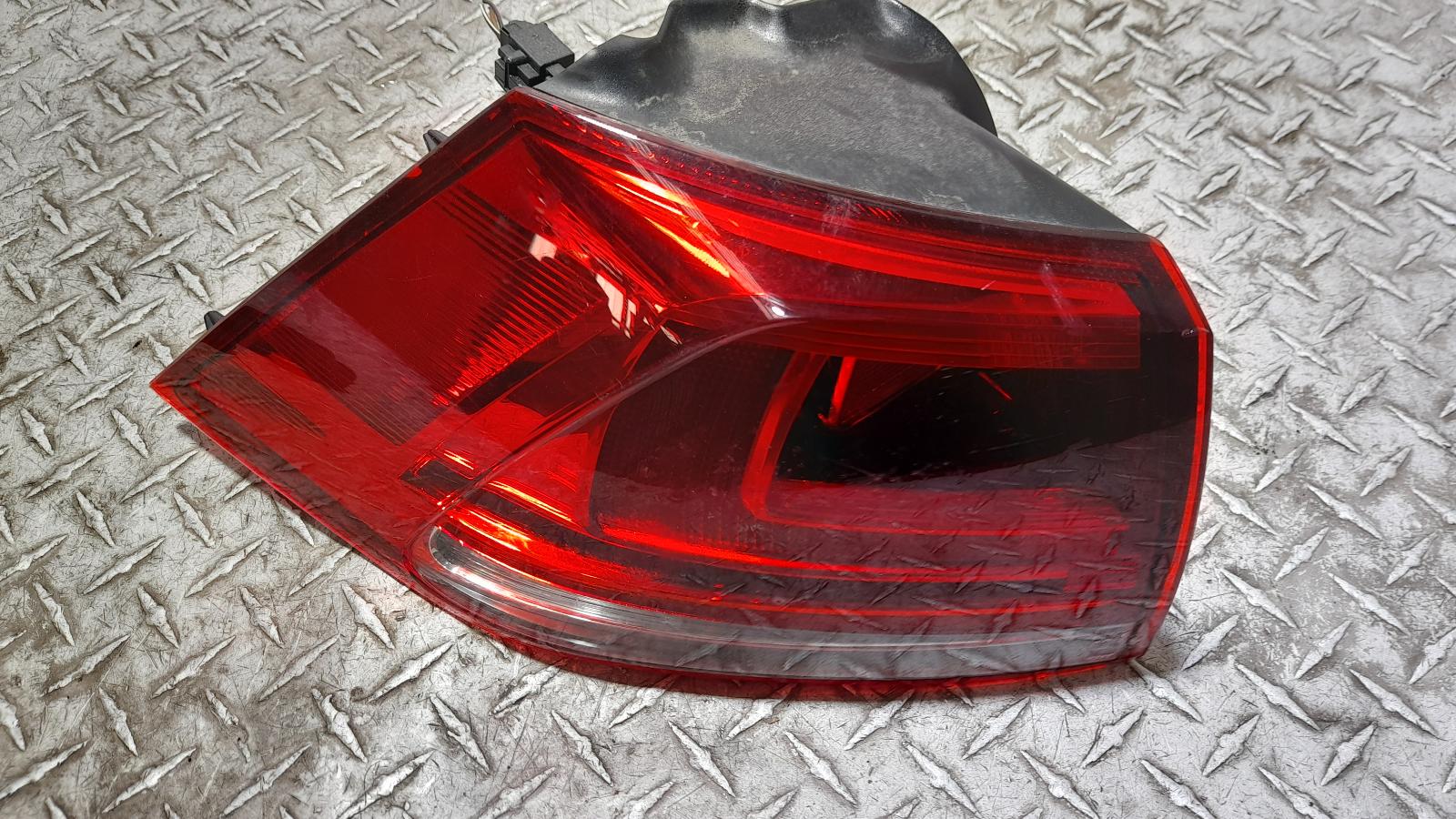 View Auto part Left Taillight Volkswagen Golf 2014