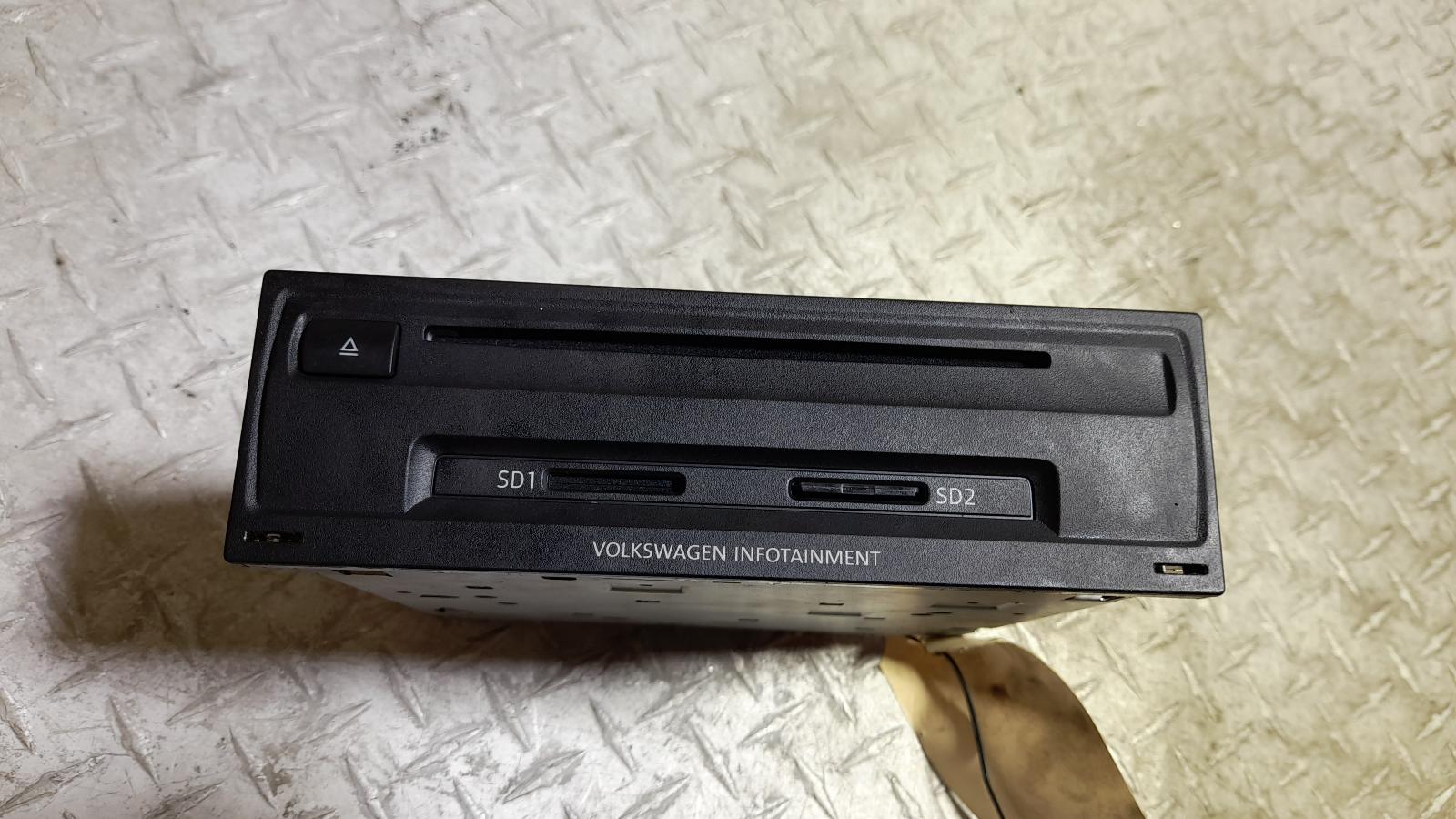 View Auto part Radio/Cd/Dvd/Sat/Tv Volkswagen Golf 2014