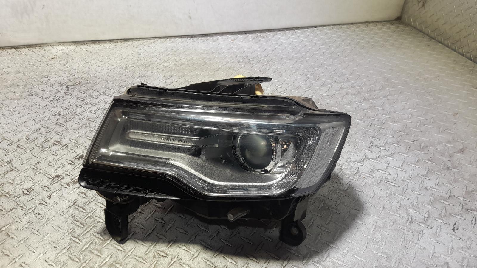 View Auto part Left Headlamp Jeep Grandcherokee 2014
