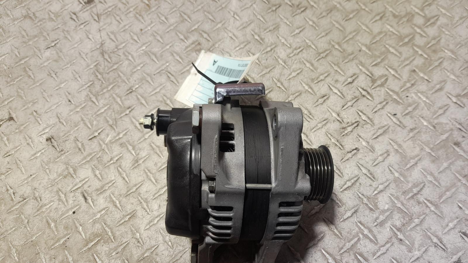 View Auto part Alternator Kia Sorento 2014