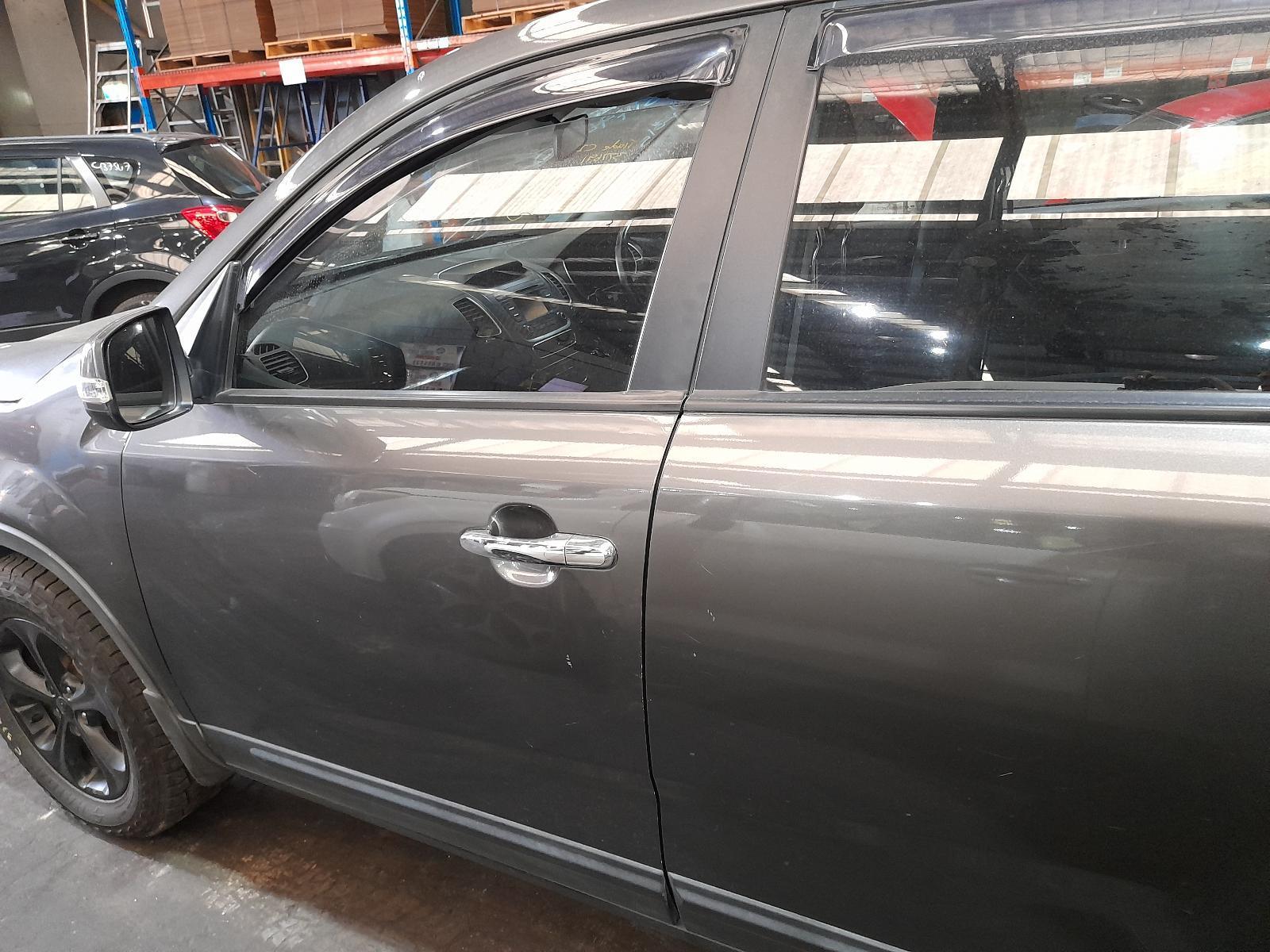 View Auto part Left Front Door Kia Sorento 2014