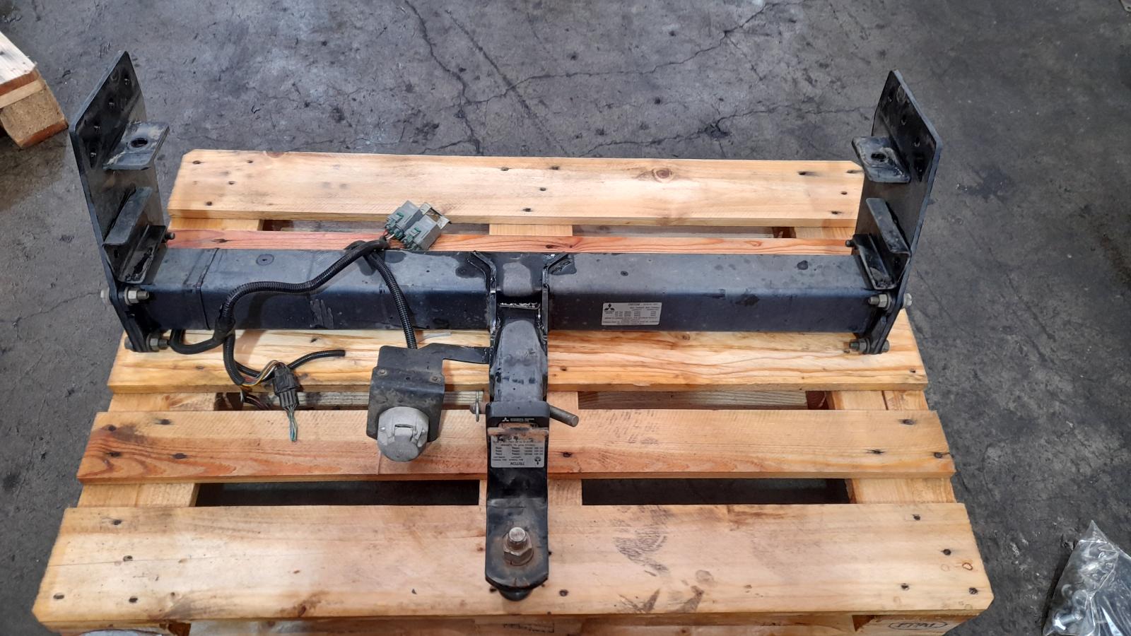 View Auto part Towbar Mitsubishi Triton 2017