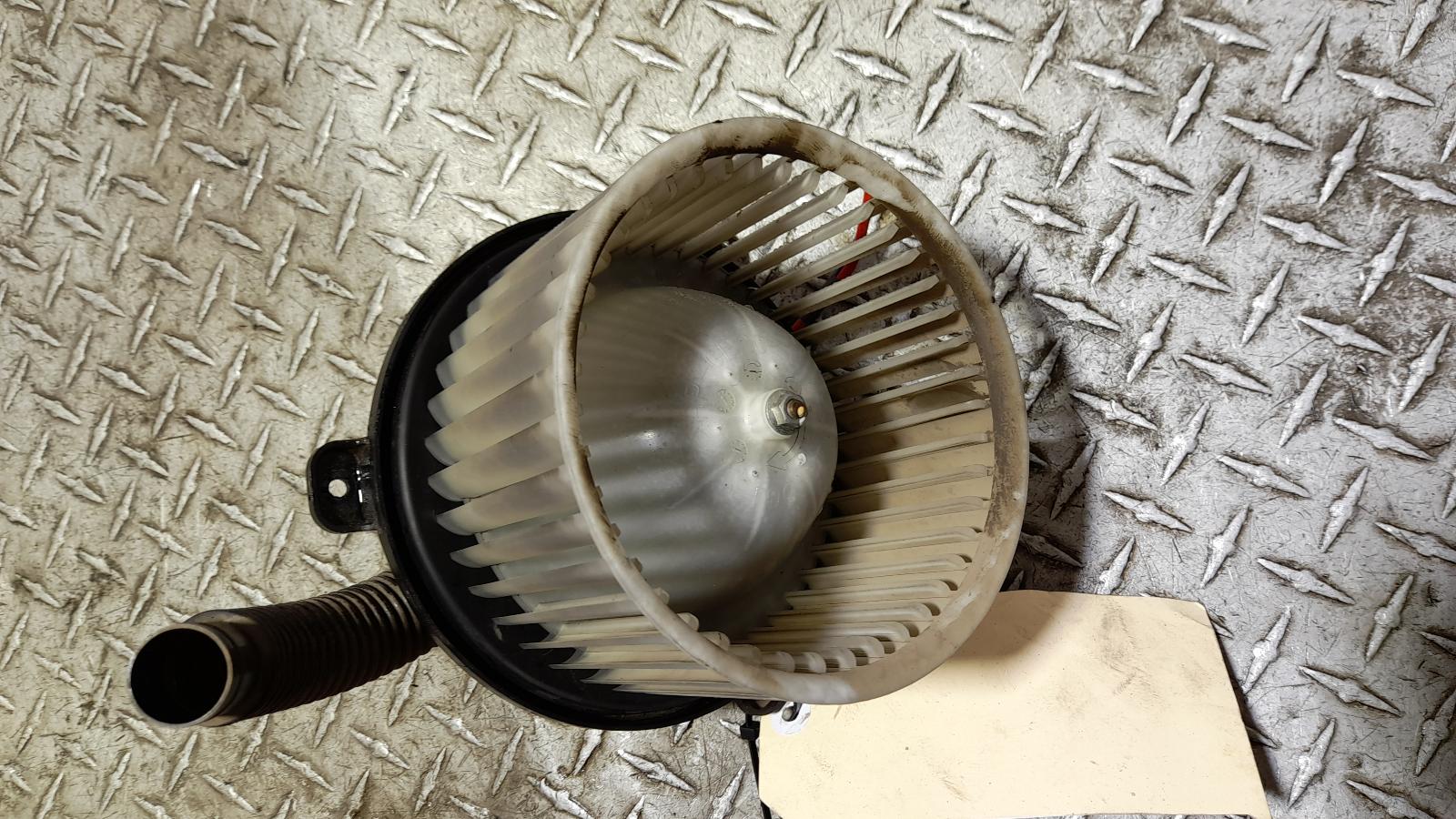 View Auto part Heater Fan Motor Mitsubishi Triton 2017