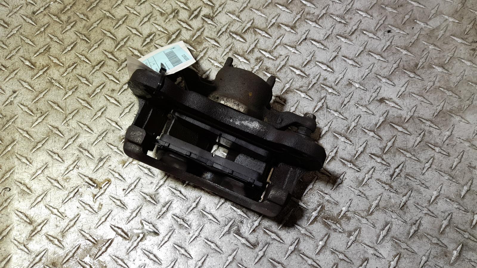 View Auto part Caliper Mitsubishi Triton 2017
