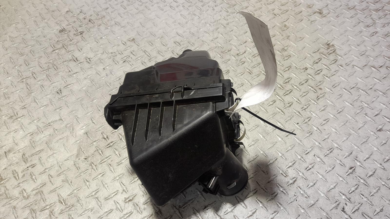 View Auto part Air Cleaner/Box Toyota Yaris Cross 2020