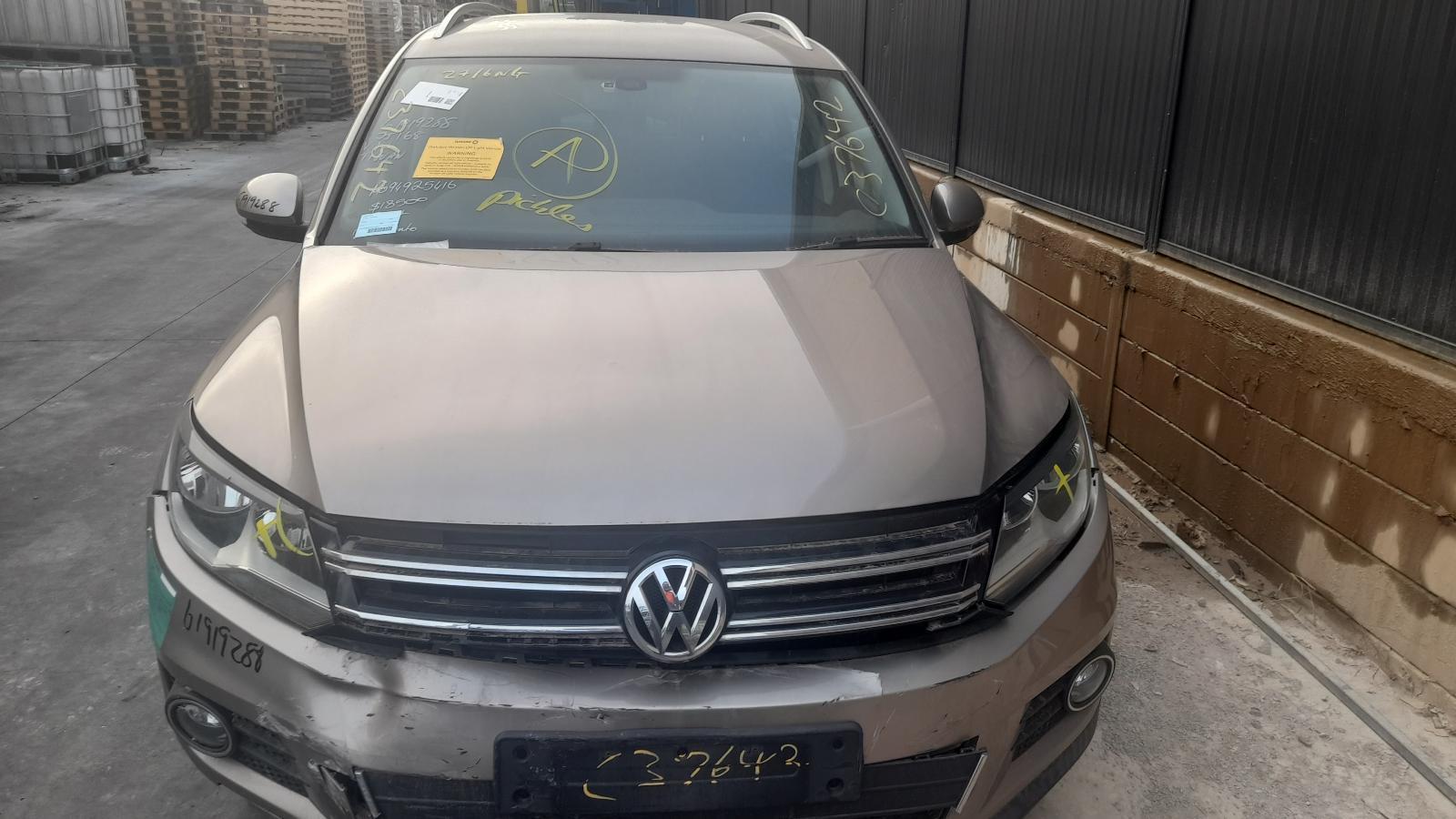 View Auto part Bonnet Volkswagen Tiguan 2015