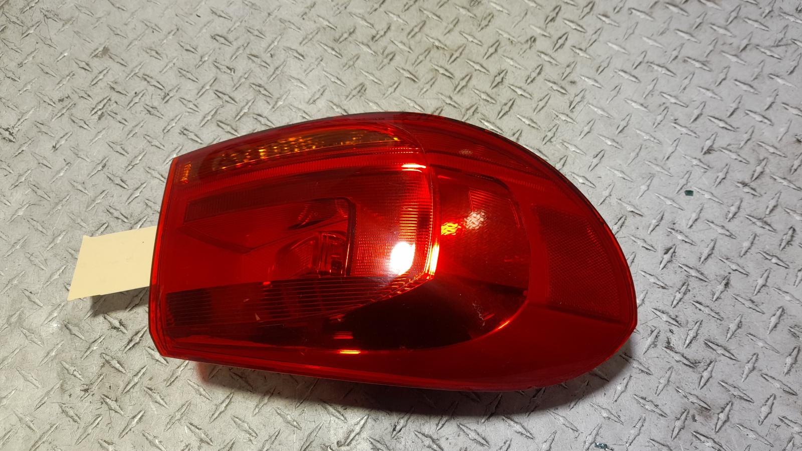 View Auto part Left Taillight Volkswagen Tiguan 2015