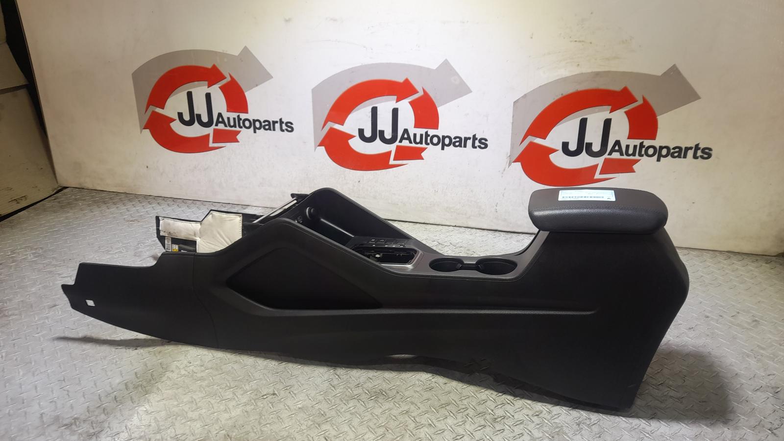 View Auto part Console Hyundai Tucson 2015