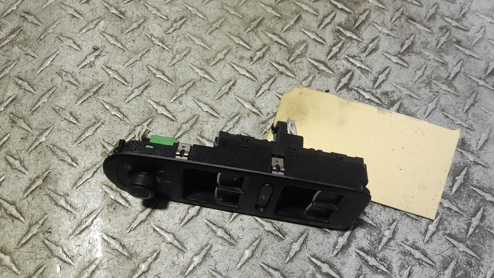 View Auto part Pwr Dr Wind Switch Volkswagen Amarok 2020