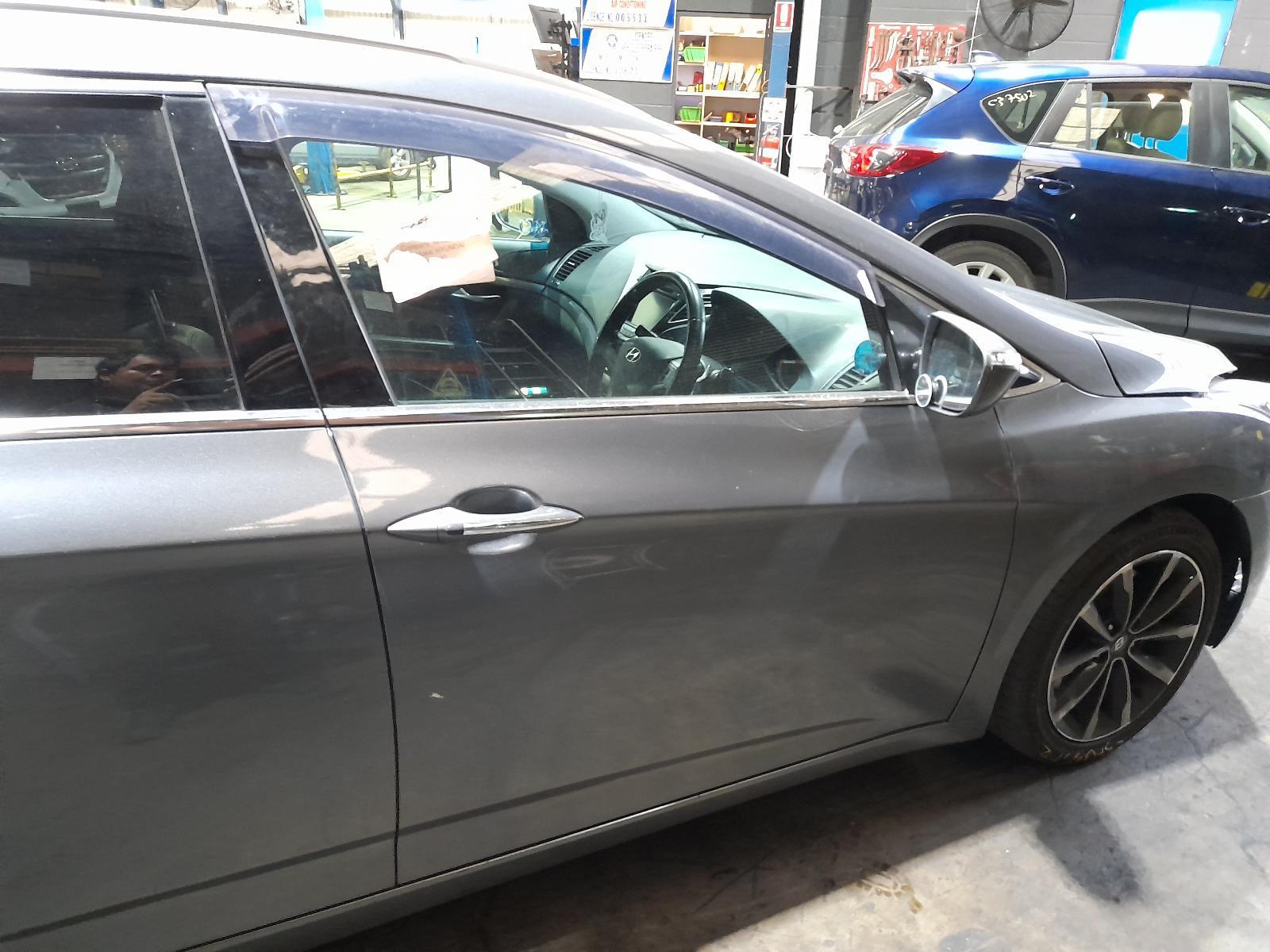 View Auto part Right Front Door Hyundai I40 2015