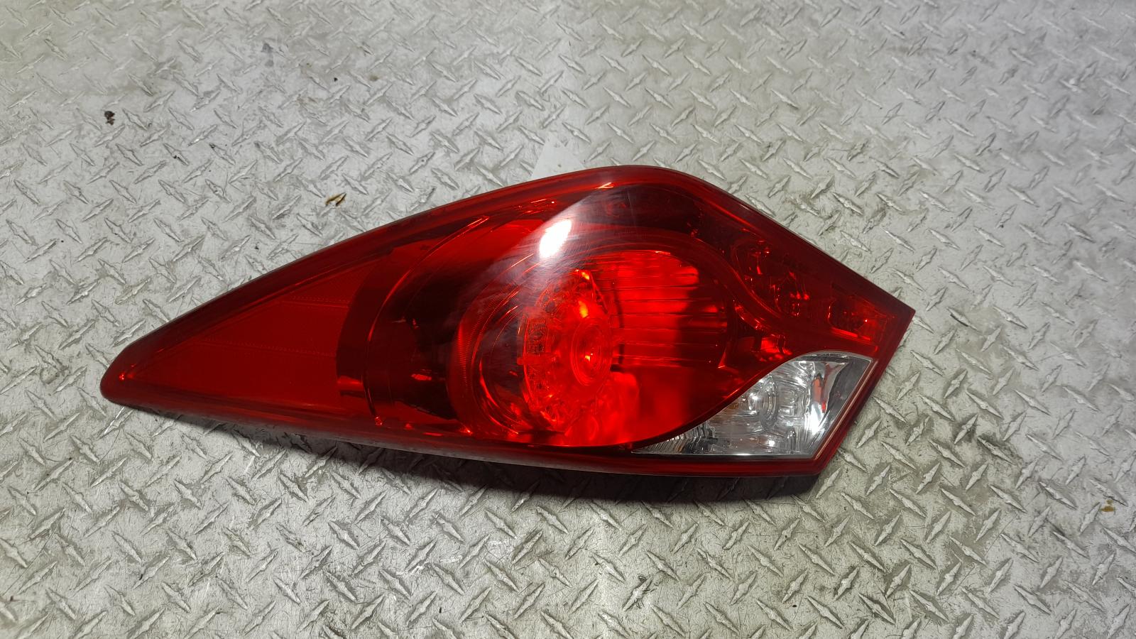 View Auto part Right Taillight Hyundai I45 2011
