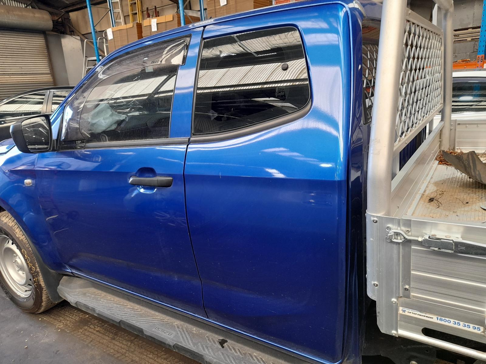 View Auto part Left Rear Door/Sliding Isuzu Dmax 2023