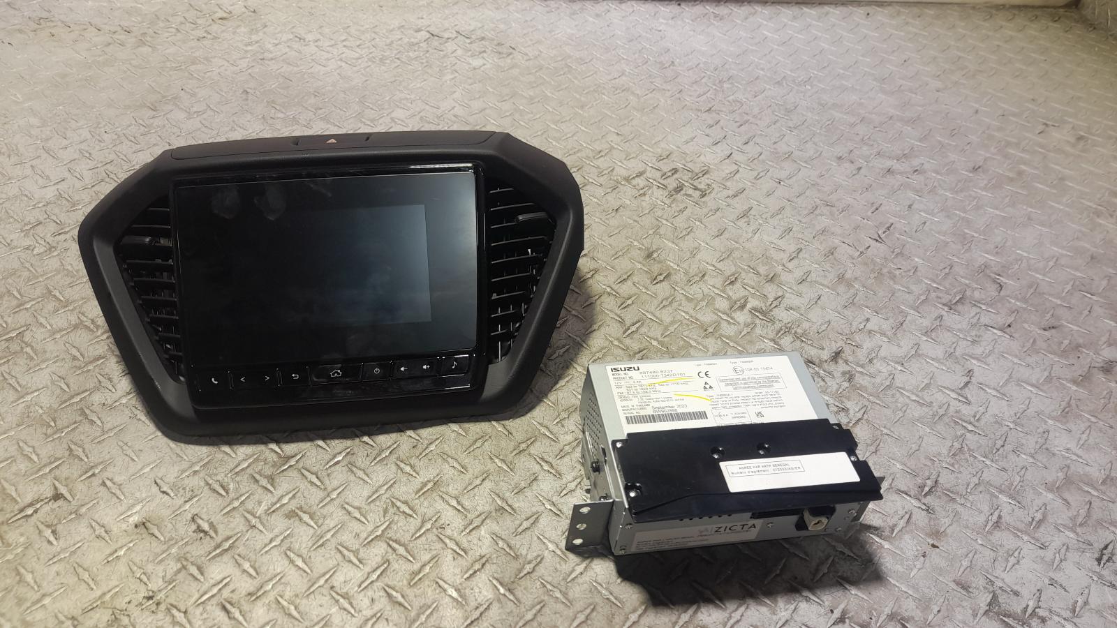 View Auto part Radio/Cd/Dvd/Sat/Tv Isuzu Dmax 2023