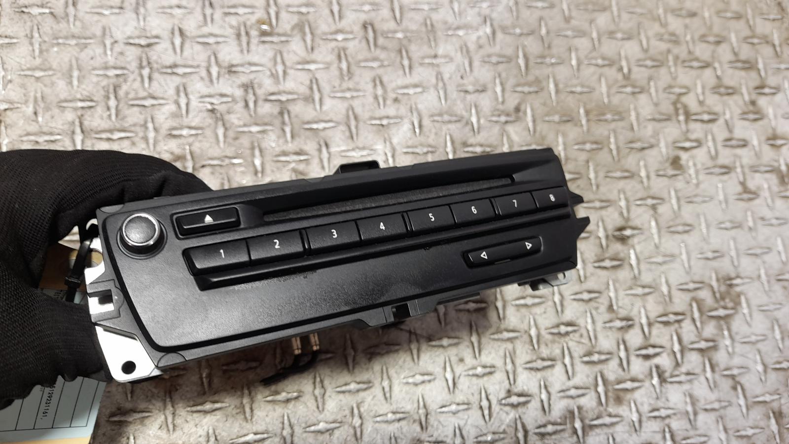 View Auto part Radio/Cd/Dvd/Sat/Tv Bmw X1 2011