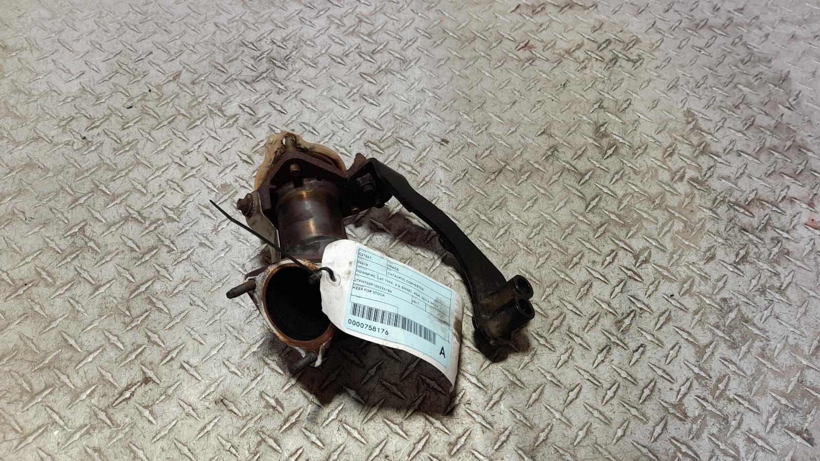 View Auto part Catalytic Converter Toyota Hiace 2017