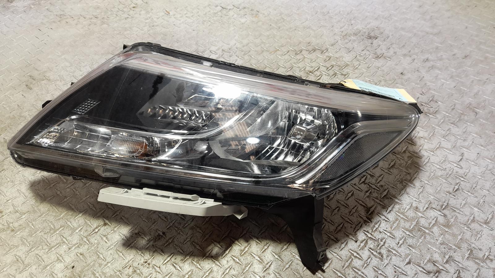 View Auto part Left Headlamp Nissan Pathfinder 2016