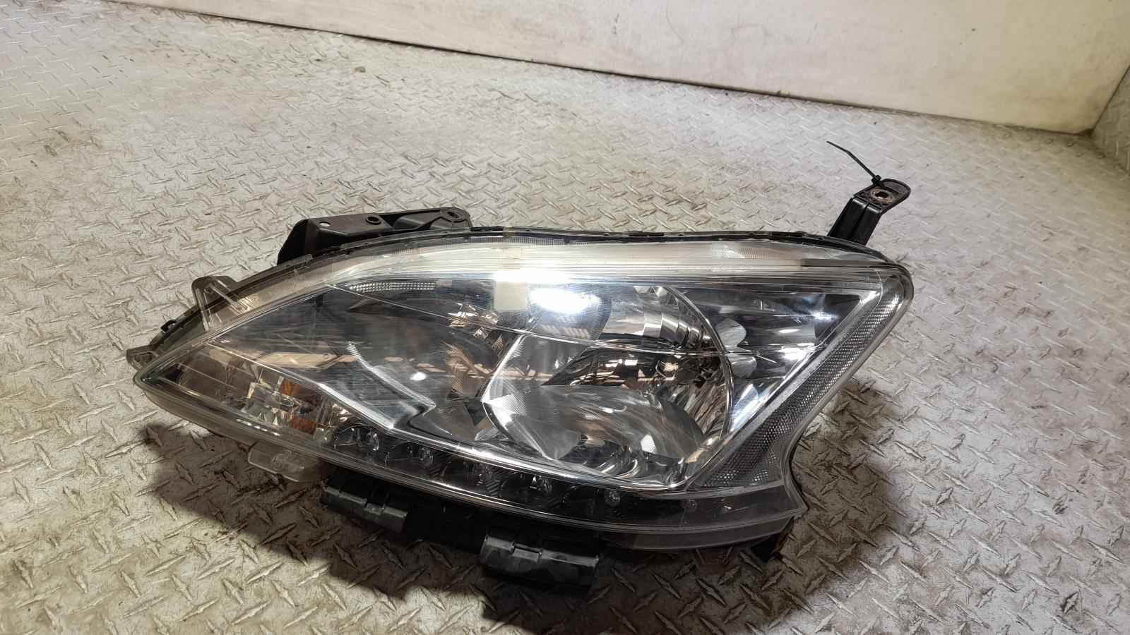 View Auto part Left Headlamp Nissan Pulsar 2014