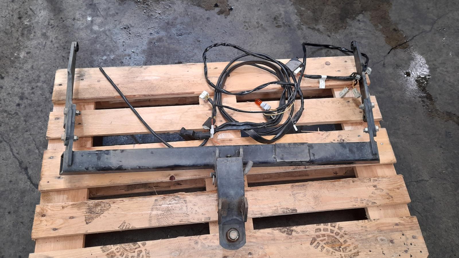 View Auto part Towbar Mazda Cx5 2012
