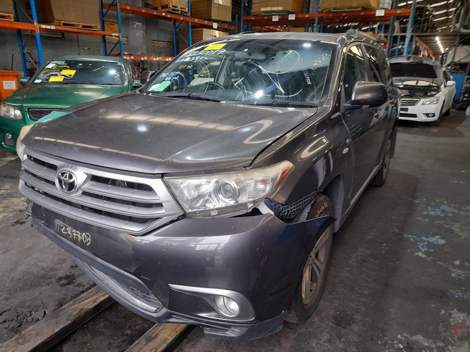 View Auto part Trans/Gearbox Toyota Kluger 2013