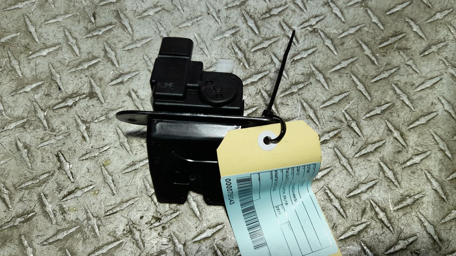 View Auto part Door/Boot/Gate Lock Kia Cerato 2019