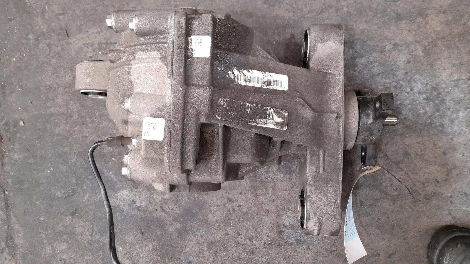View Auto part Differential Centre Holden Commodore 2011