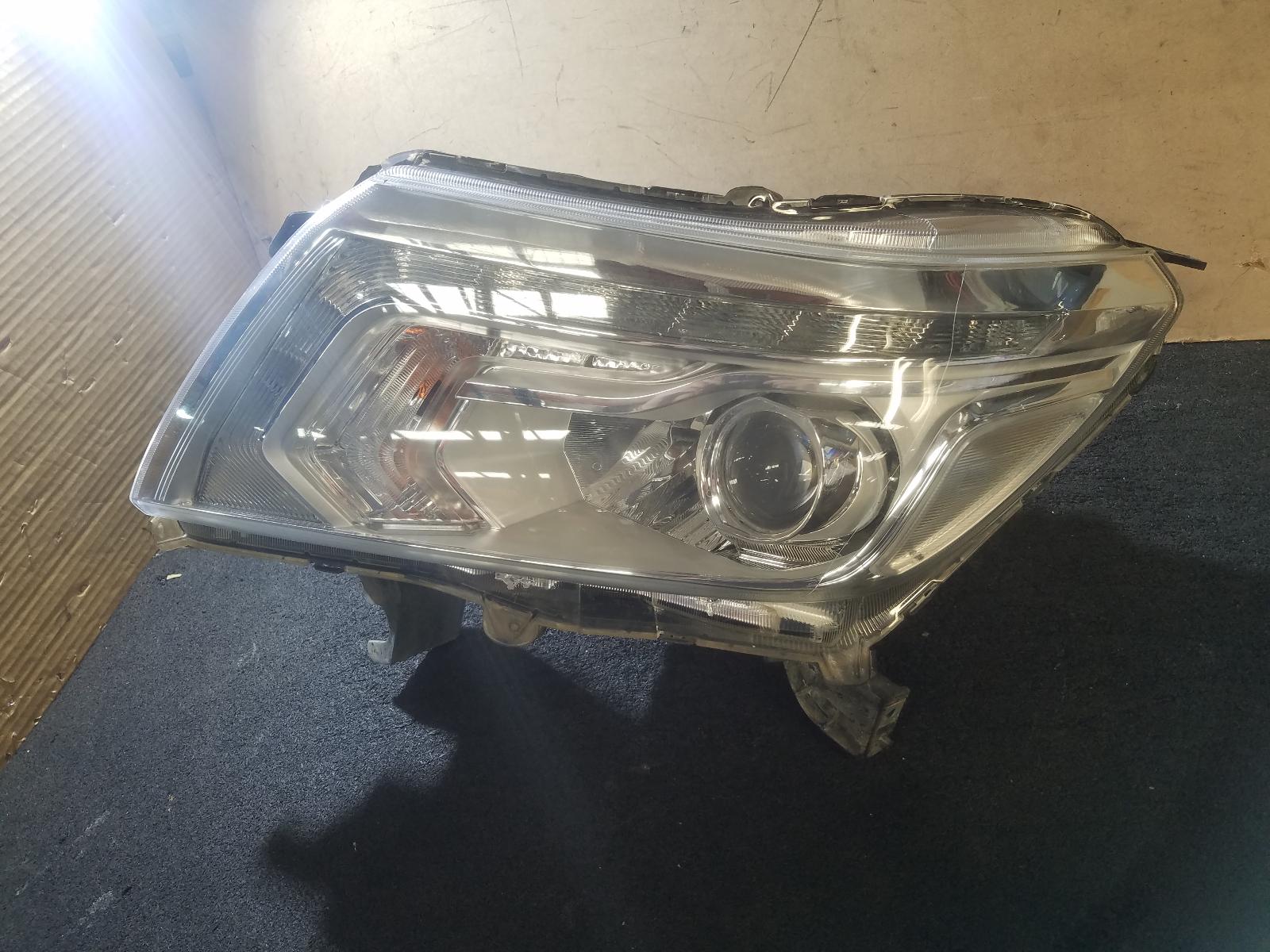 View Auto part Left Headlamp Nissan Navara 2018