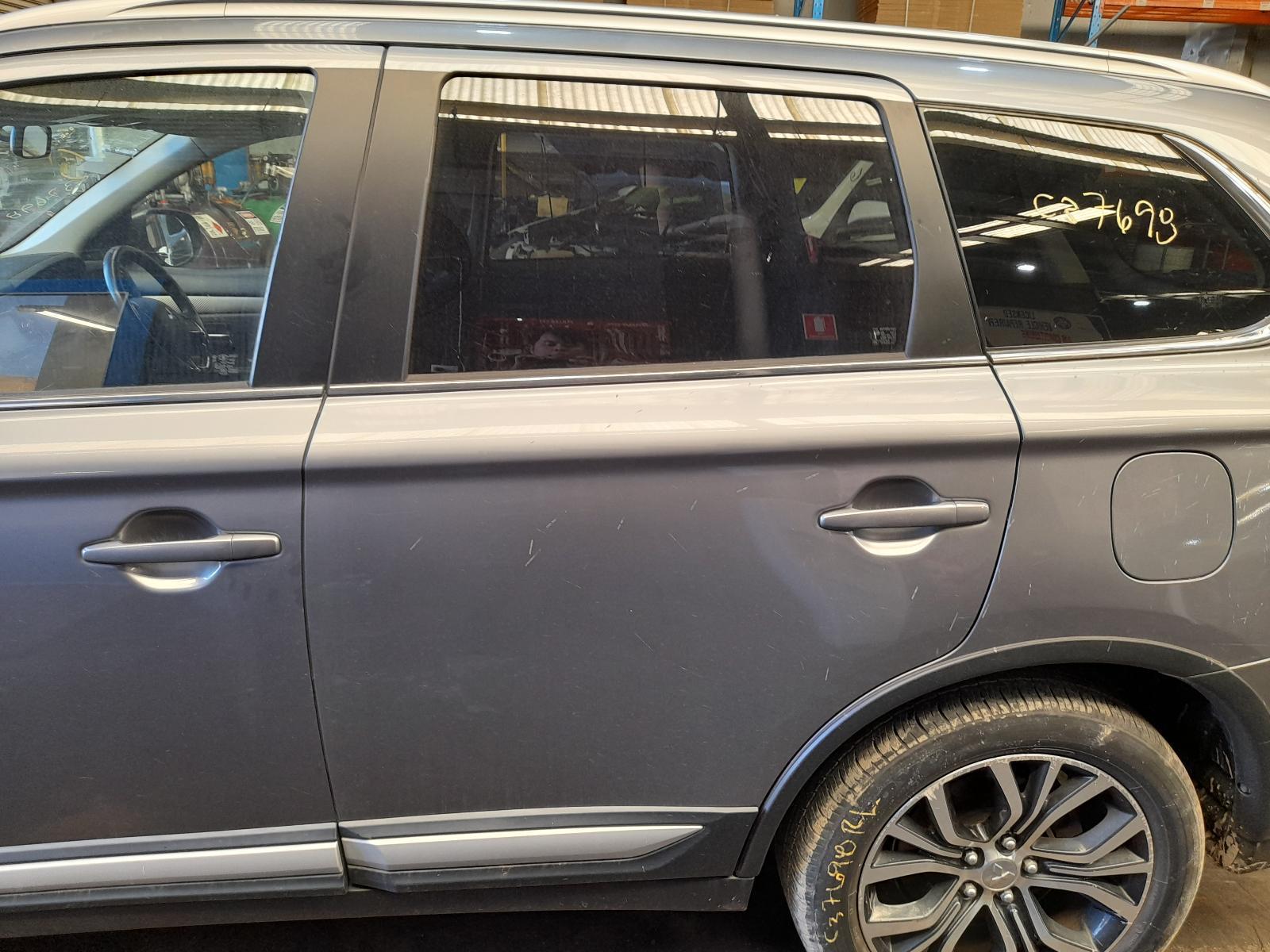 View Auto part Left Rear Door/Sliding Mitsubishi Outlander 2015