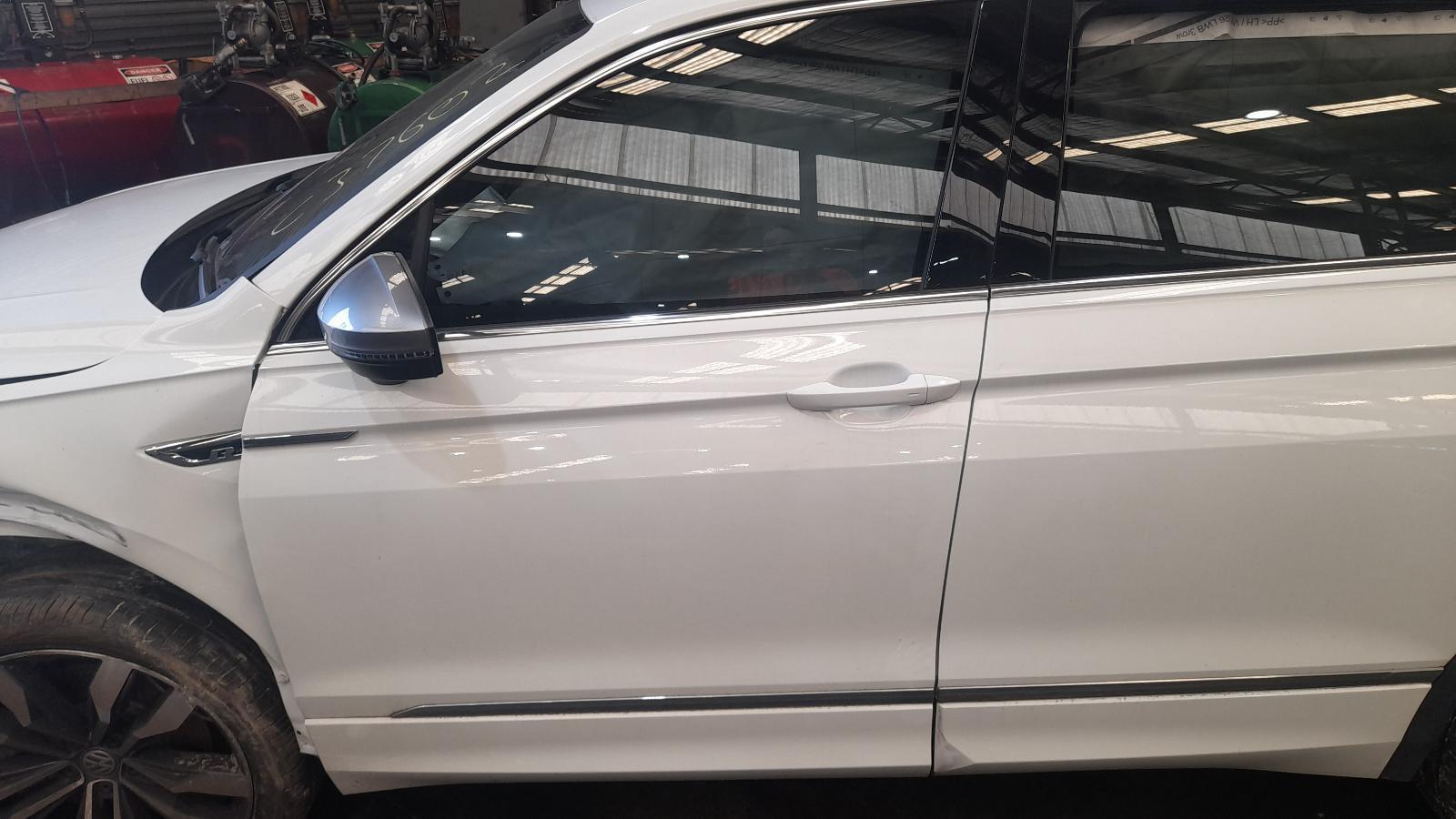 View Auto part Left Front Door Volkswagen Tiguan 2019