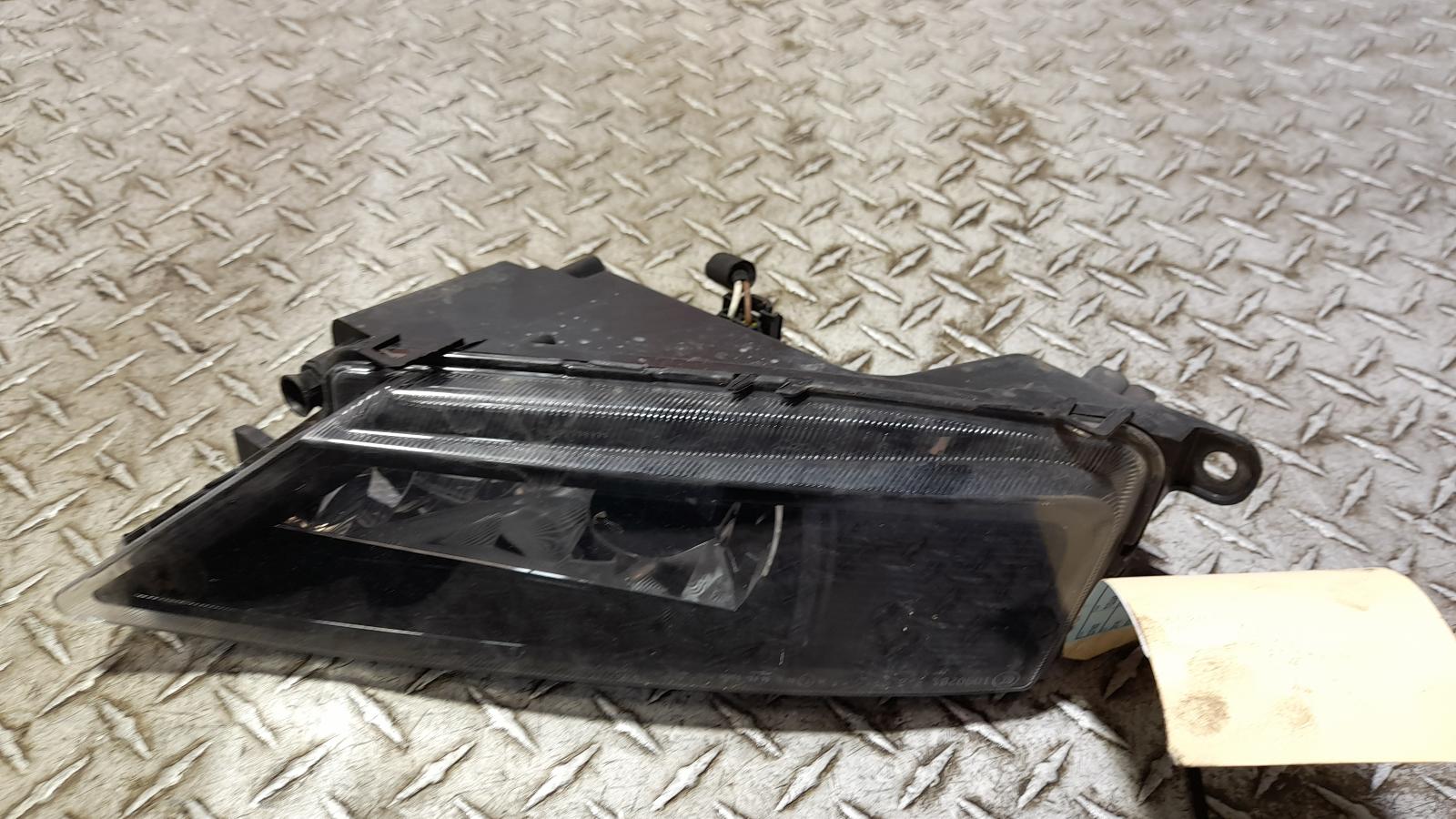 View Auto part Right Indicator/Fog/Side Volkswagen Tiguan 2019