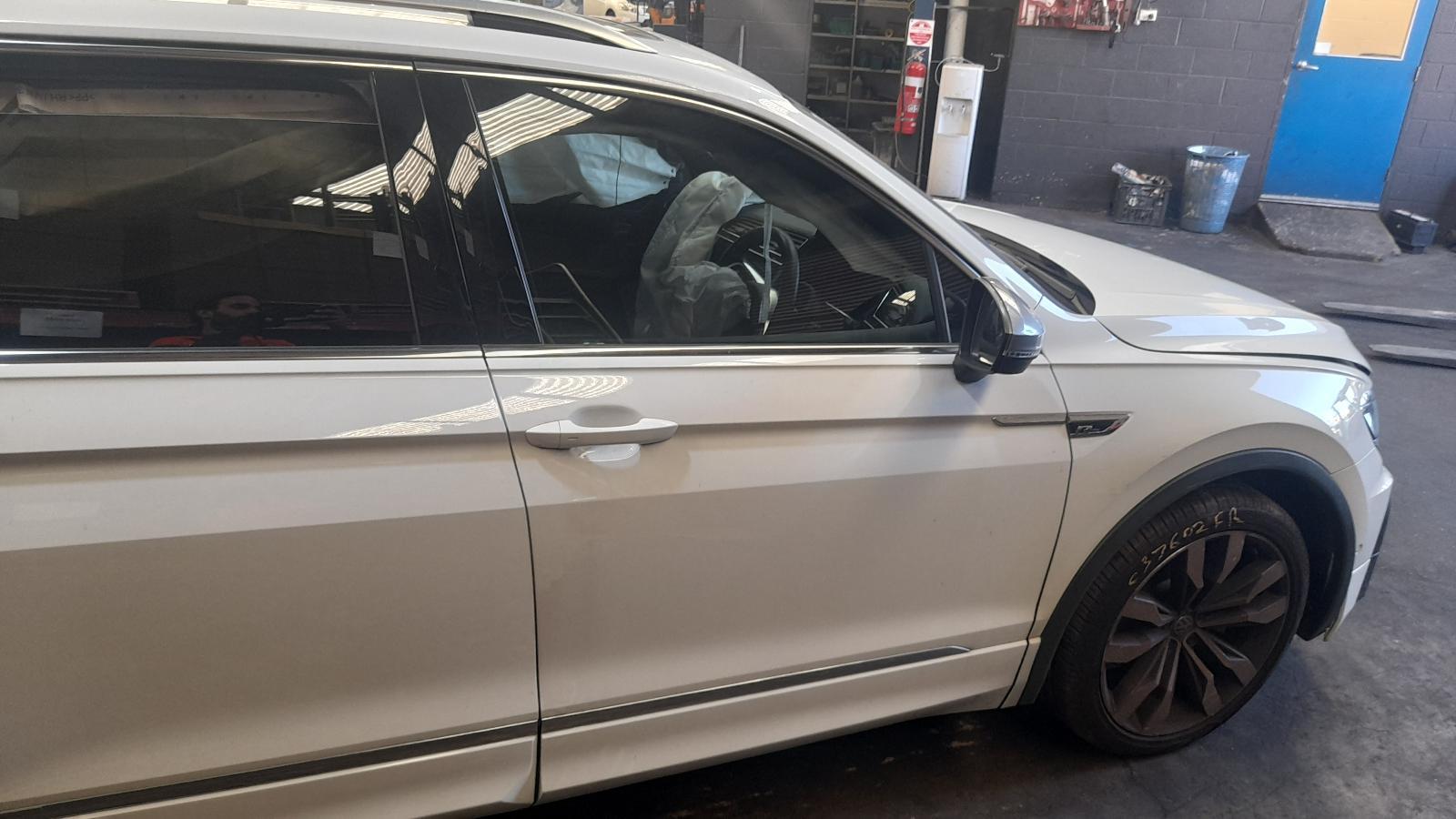 View Auto part Right Front Door Volkswagen Tiguan 2019