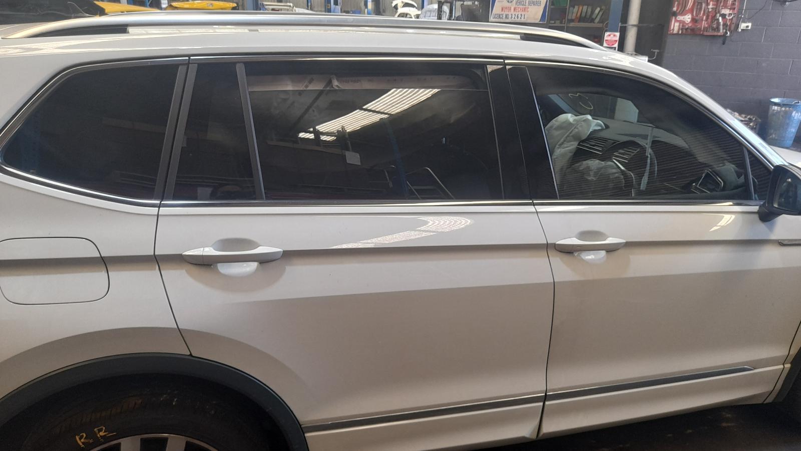 View Auto part Right Rear Door Sliding Volkswagen Tiguan 2019