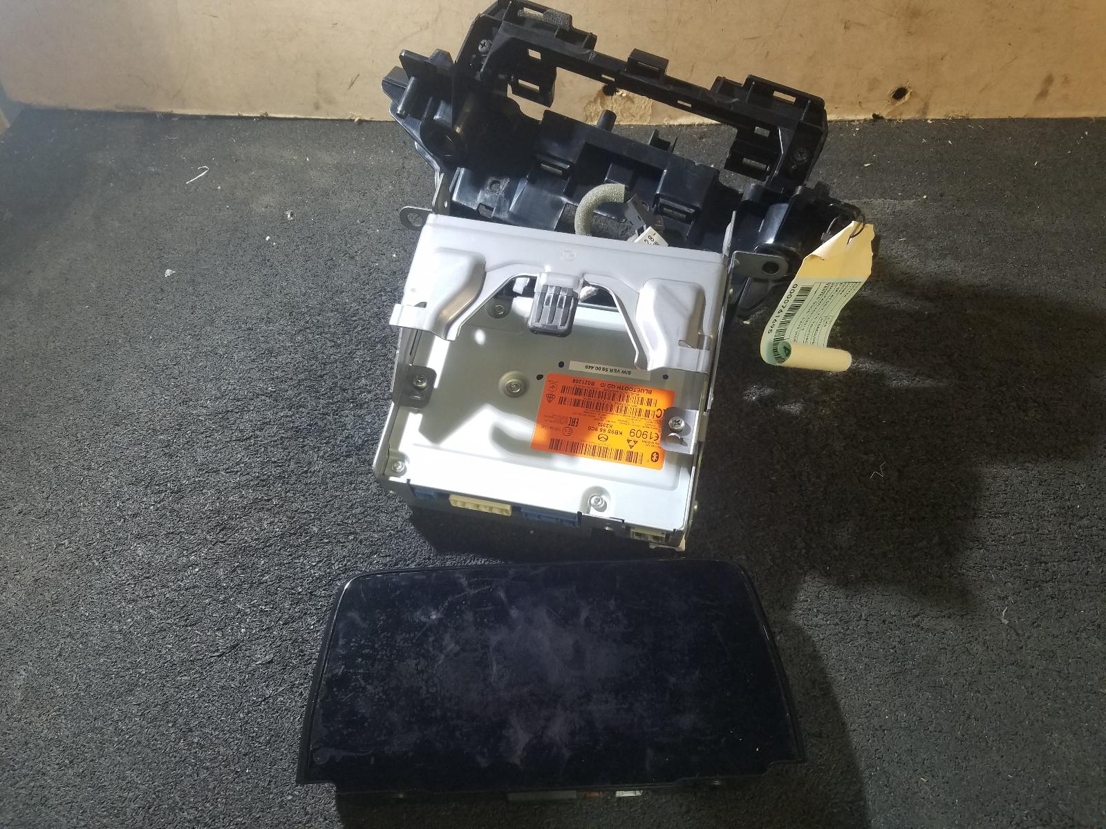View Auto part Radio/Cd/Dvd/Sat/Tv Mazda Cx5 2017