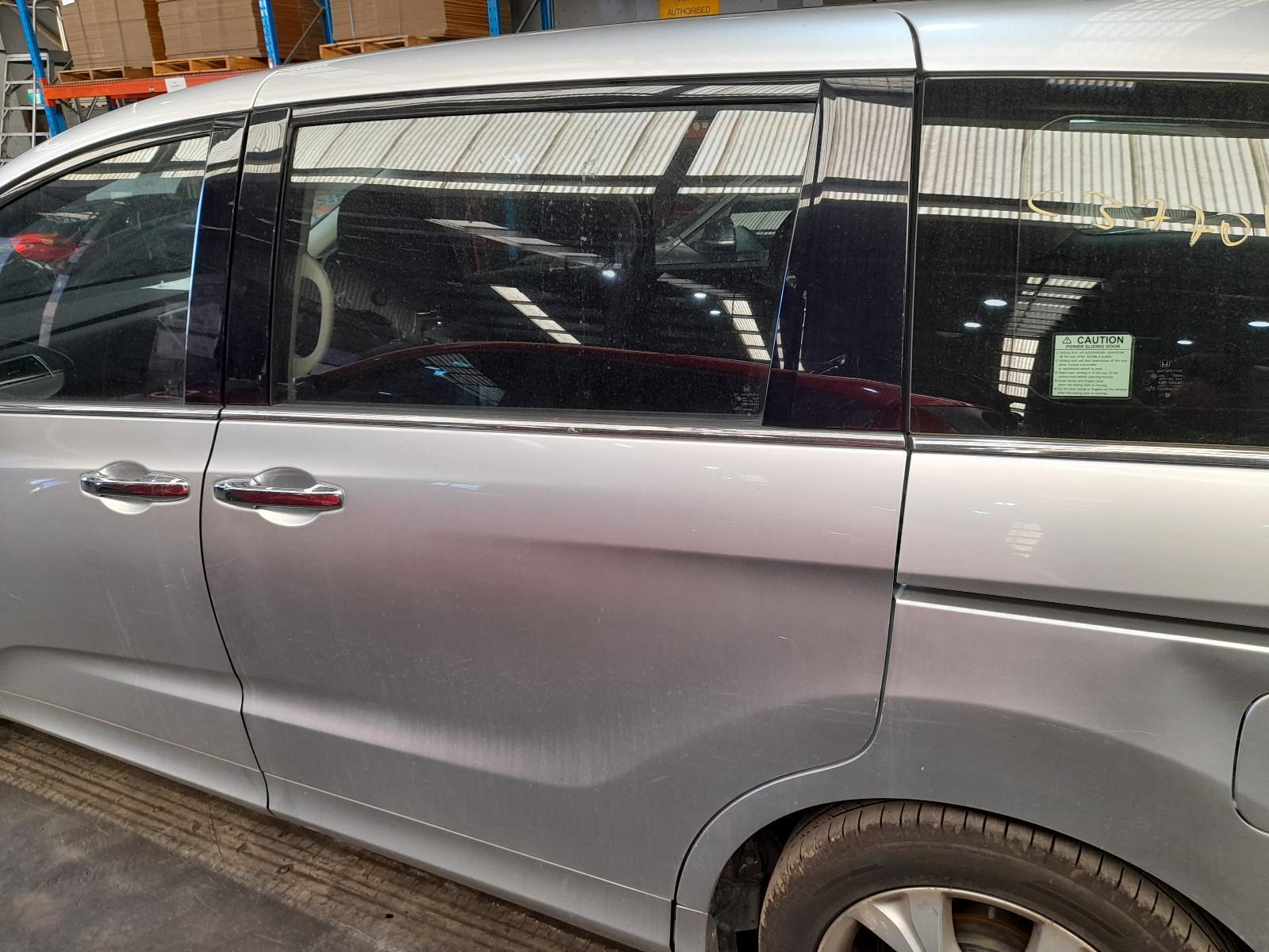 View Auto part Left Rear Door/Sliding Honda Odyssey 2014