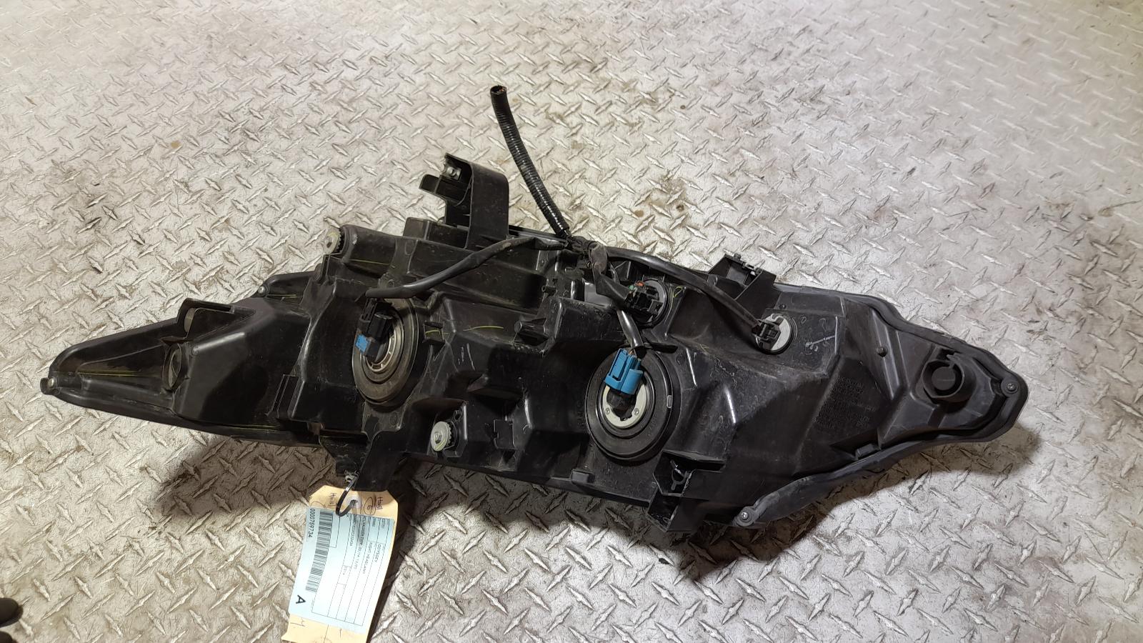 View Auto part Right Headlamp Honda Odyssey 2014