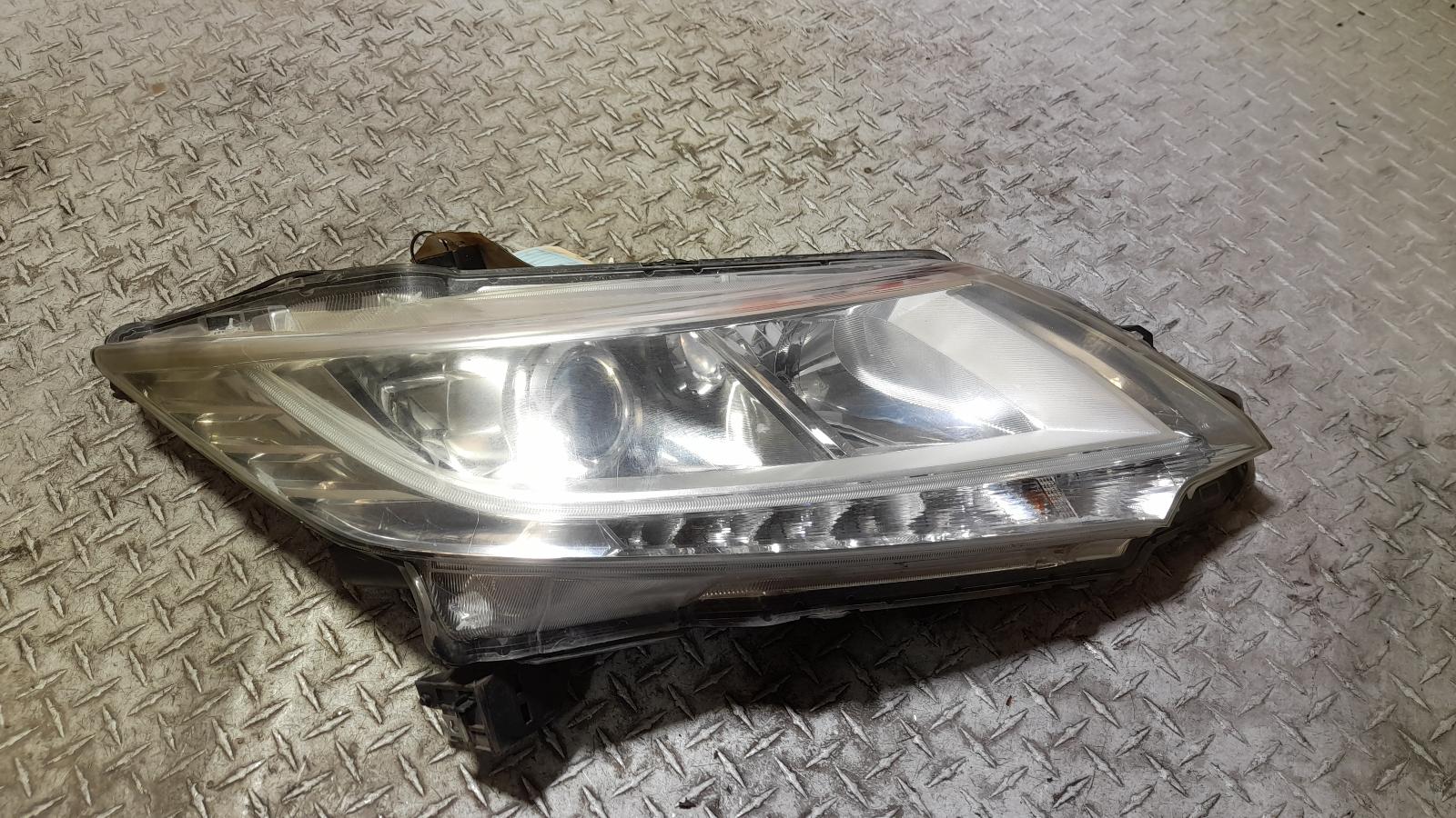 View Auto part Right Headlamp Honda Odyssey 2014