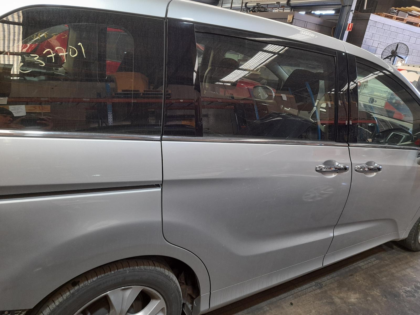 View Auto part Right Rear Door Sliding Honda Odyssey 2014