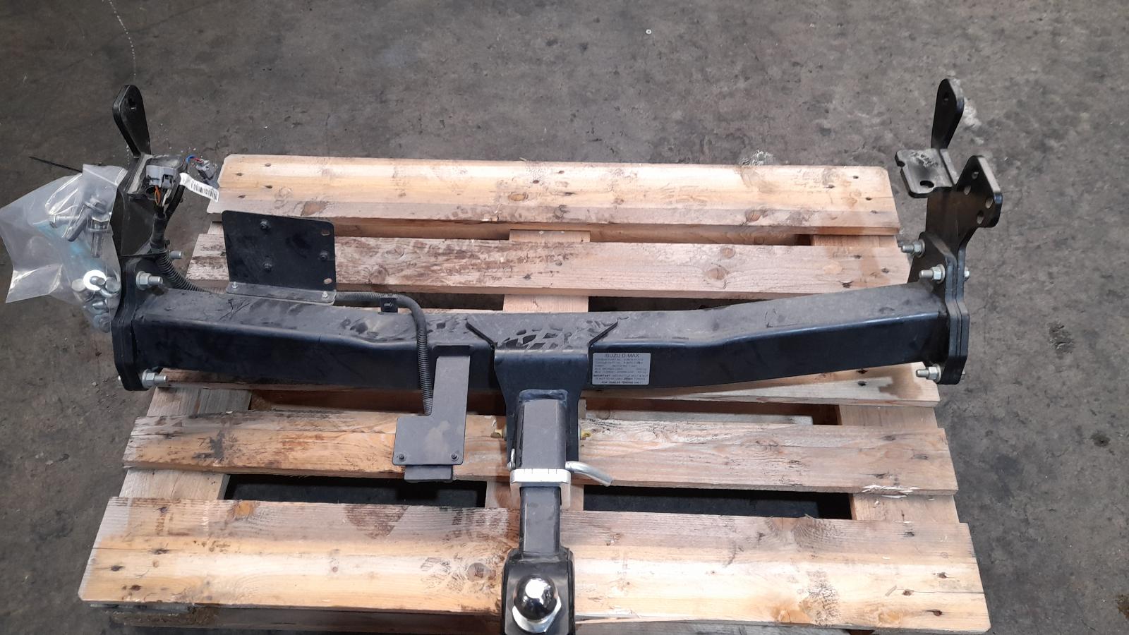 View Auto part Towbar Isuzu Dmax 2023