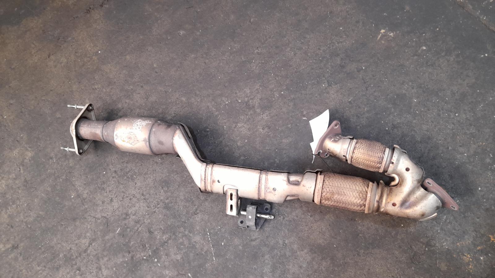 View Auto part Catalytic Converter Nissan Pathfinder 2014