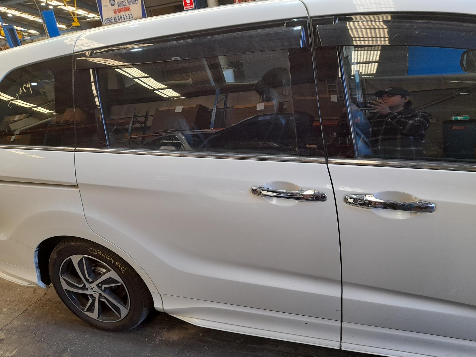 View Auto part Right Rear Door Sliding Honda Odyssey 2015