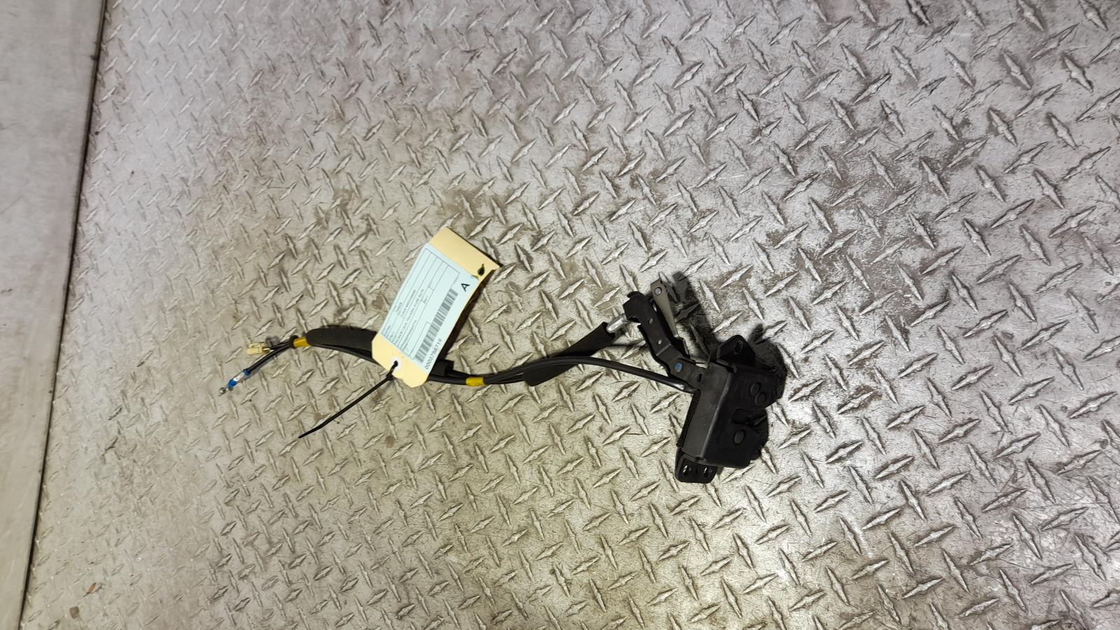 View Auto part Door/Boot/Gate Lock Toyota Hiace 2011
