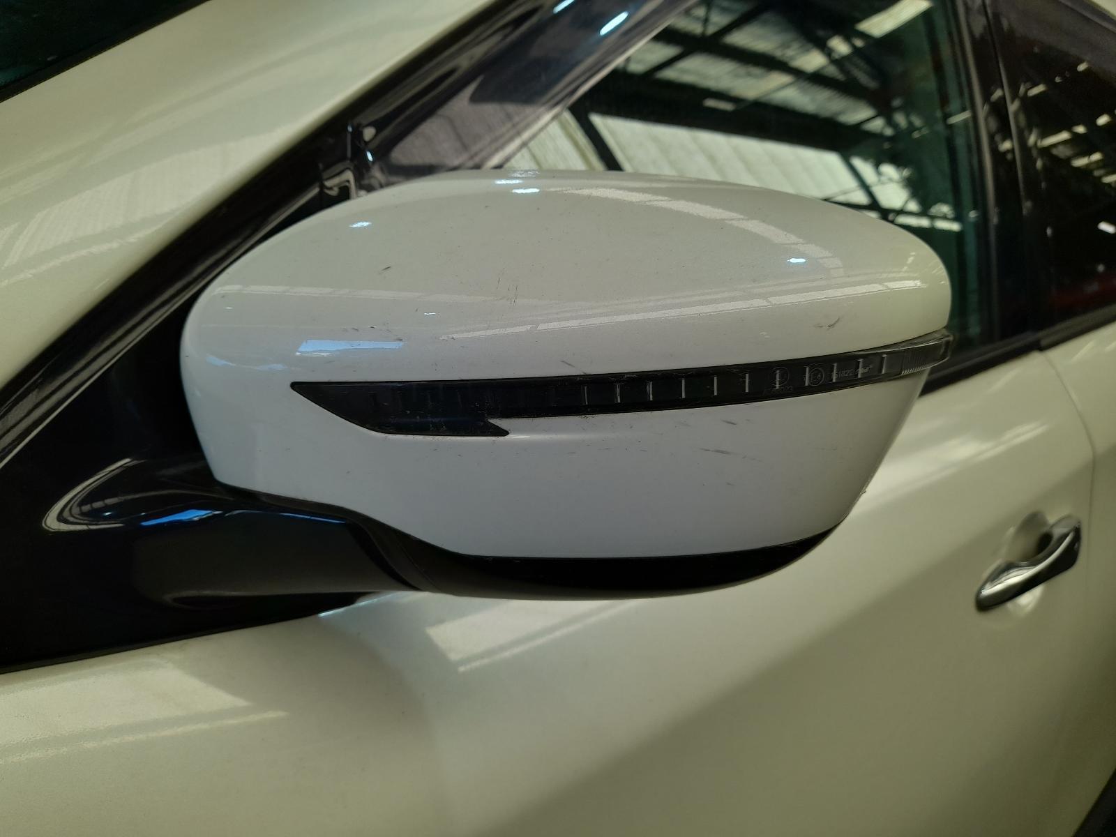View Auto part Left Door Mirror Nissan Pathfinder 2017